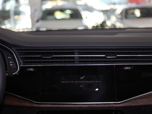 202045 TFSI quattro 팣 {L