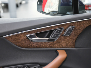 202045 TFSI quattro 팣 g