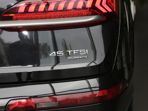 202045 TFSI quattro S line \ ^