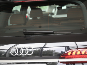 202045 TFSI quattro S line \ ^