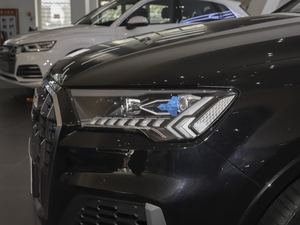 202055 TFSI quattro S line F ^