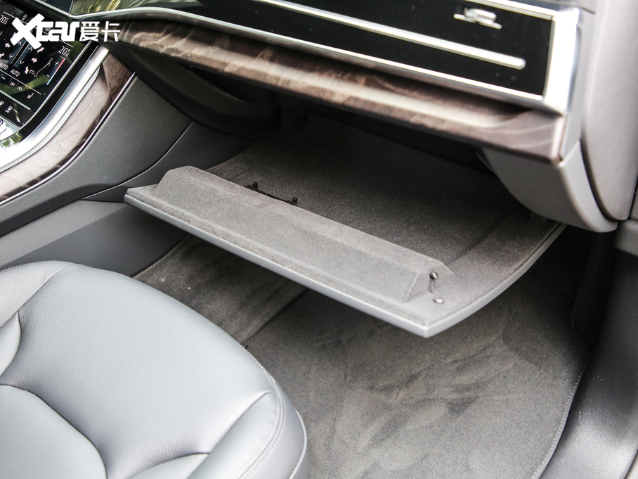 2019��W��Q8 45 TFSI ���x�Ӹ���