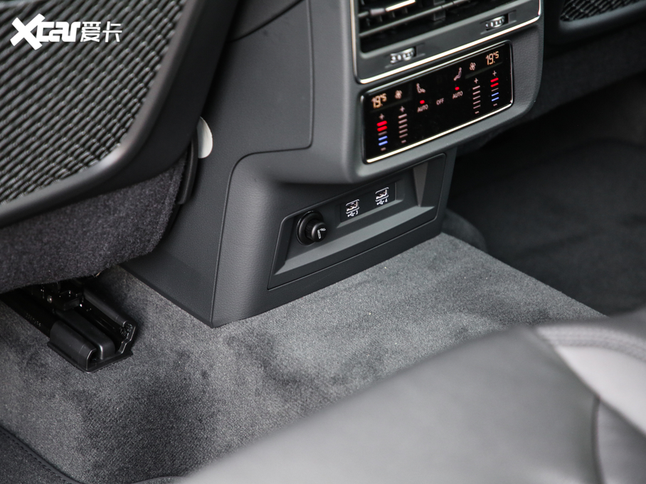 2019��W��Q8 45 TFSI ���x�Ӹ���