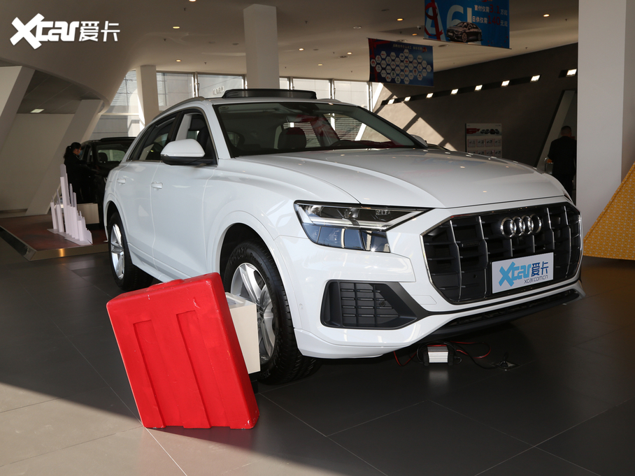 2019��W��Q8 45 TFSI ���A������