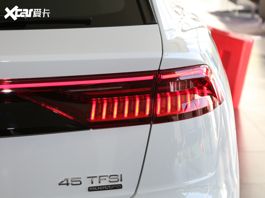 2019��W��Q8 45 TFSI ���A������