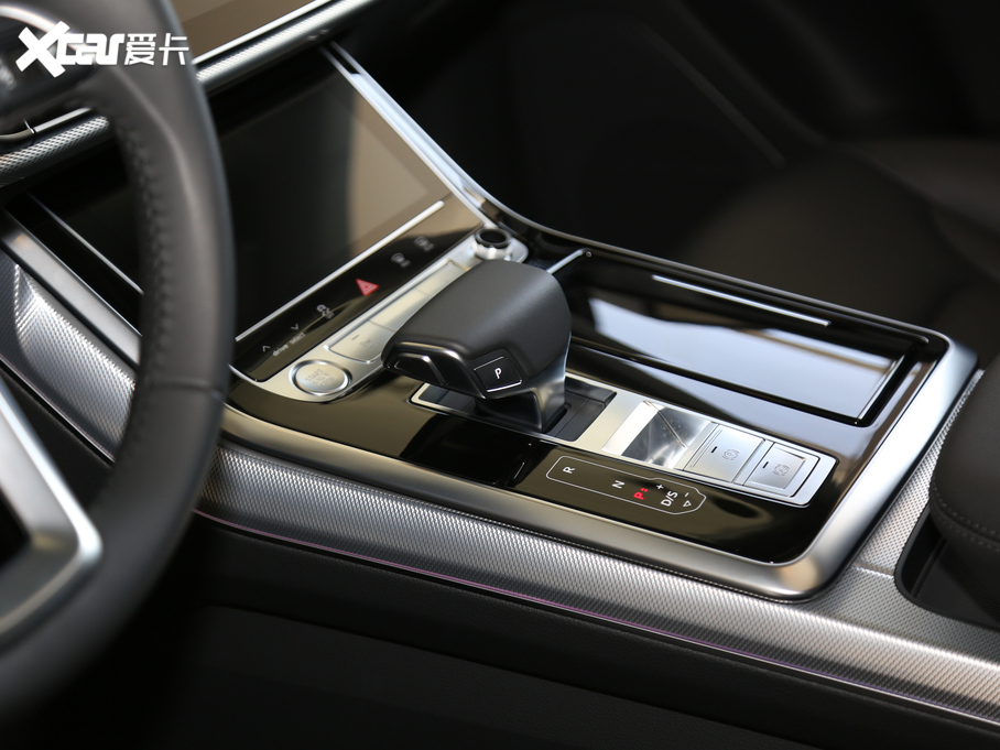 2019��W��Q8 45 TFSI ���A������