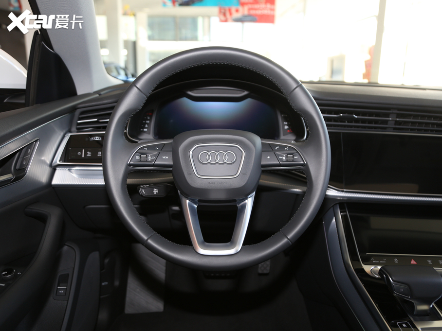 2019��W��Q8 45 TFSI ���A������