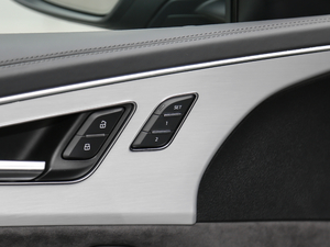 2019��55 TFSI ����Ӹ��� ���g����