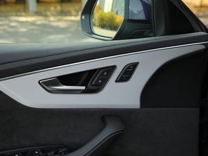 2019��55 TFSI ����Ӹ��� ���g����