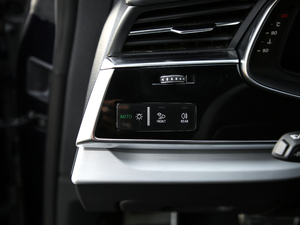 2019��55 TFSI ����Ӹ��� ���g����