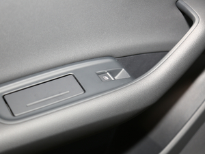 2019��45 TFSI ���A������ �п؅^