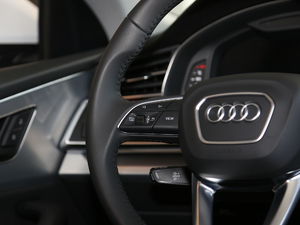 2019��45 TFSI ���A������ �п؅^