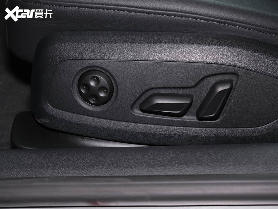 2020WA5 Coupe Coupe 40 TFSI r VI