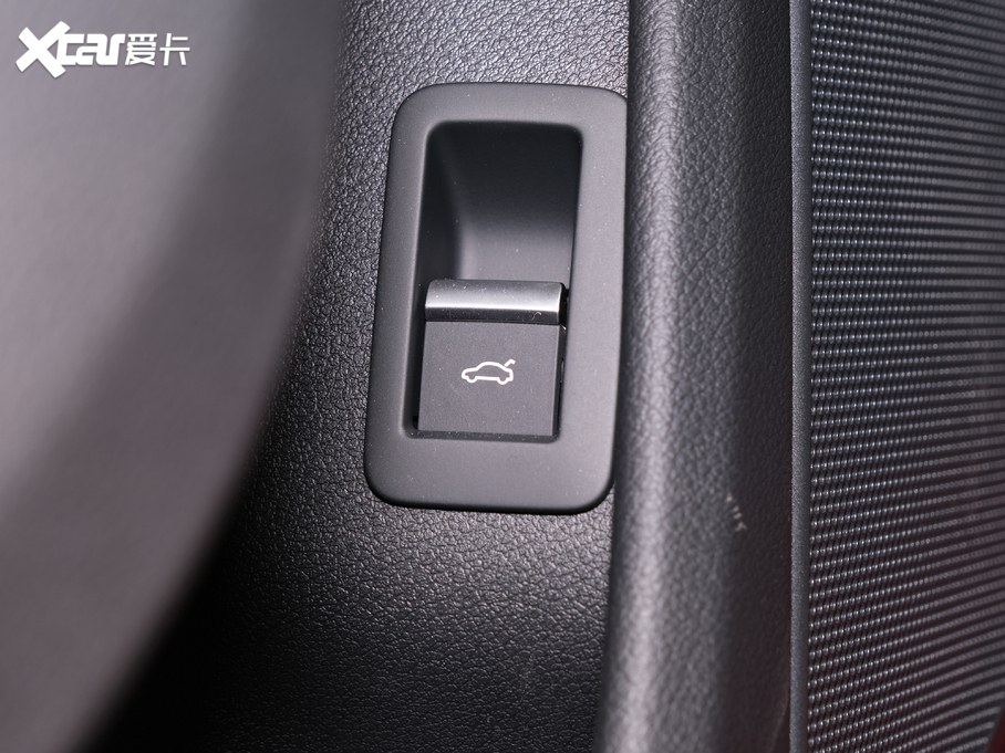 2020WA5 Coupe Coupe 40 TFSI r VI