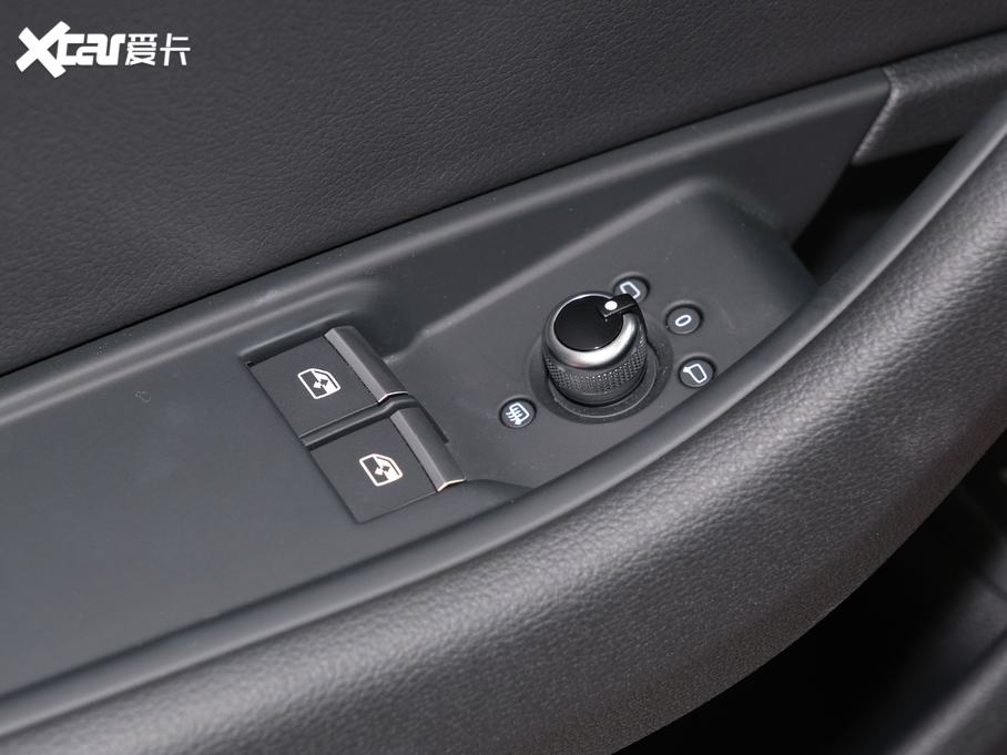 2020WA5 Coupe Coupe 40 TFSI r VI