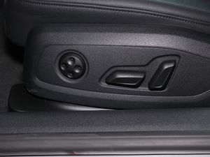 2020Coupe 40 TFSI r VI {{