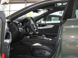 20213.0T Sportback ǰſg