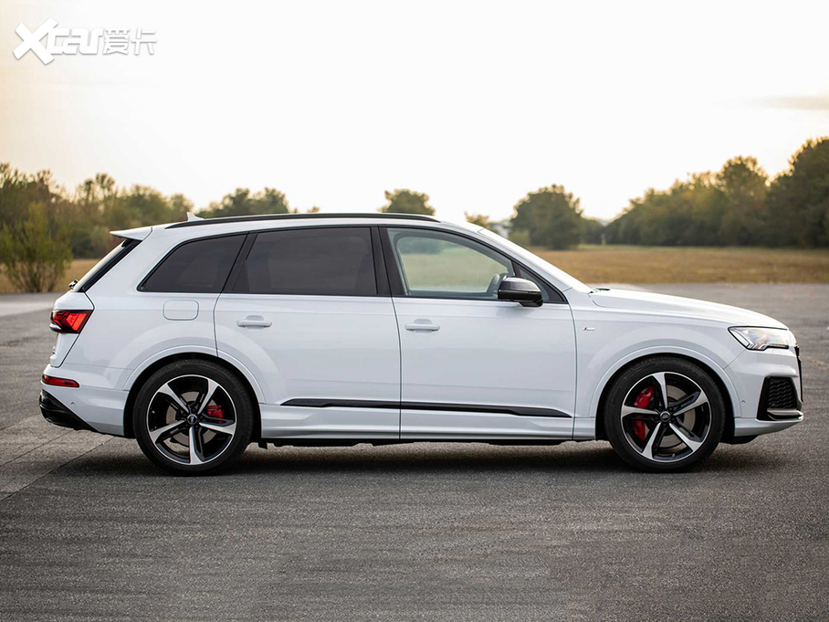 2020WQ7 e-tron 60 TFSIe