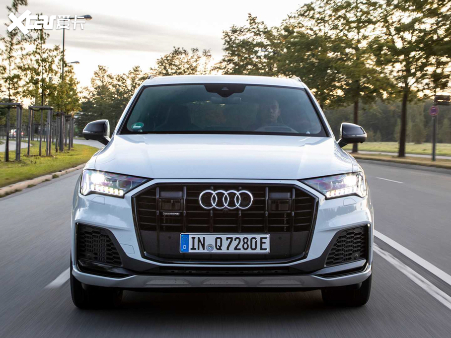 2020WQ7 e-tron 60 TFSIe