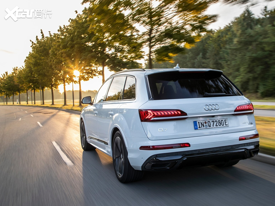 2020WQ7 e-tron 60 TFSIe