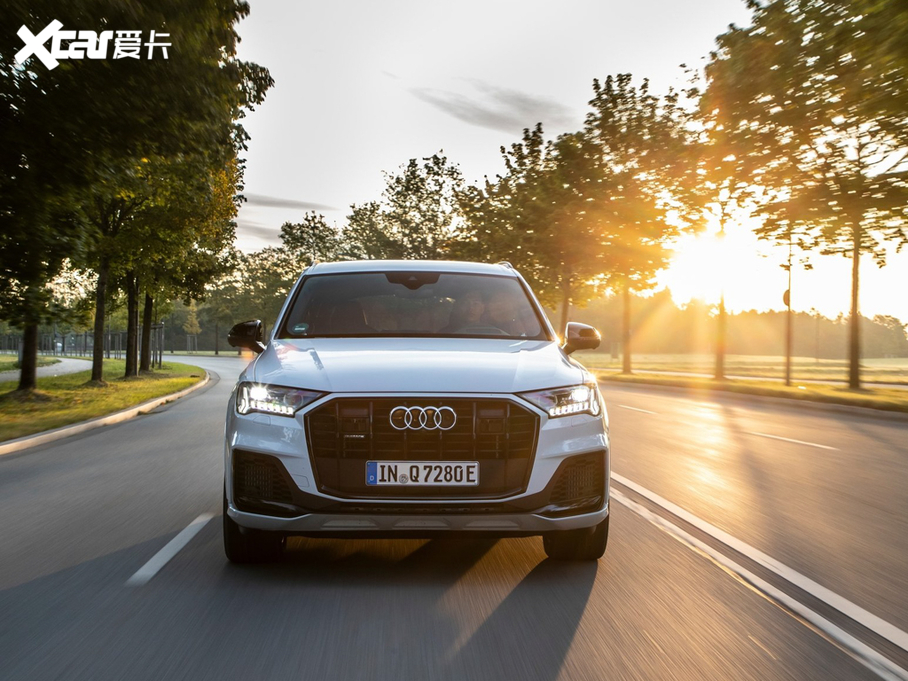 2020WQ7 e-tron 60 TFSIe