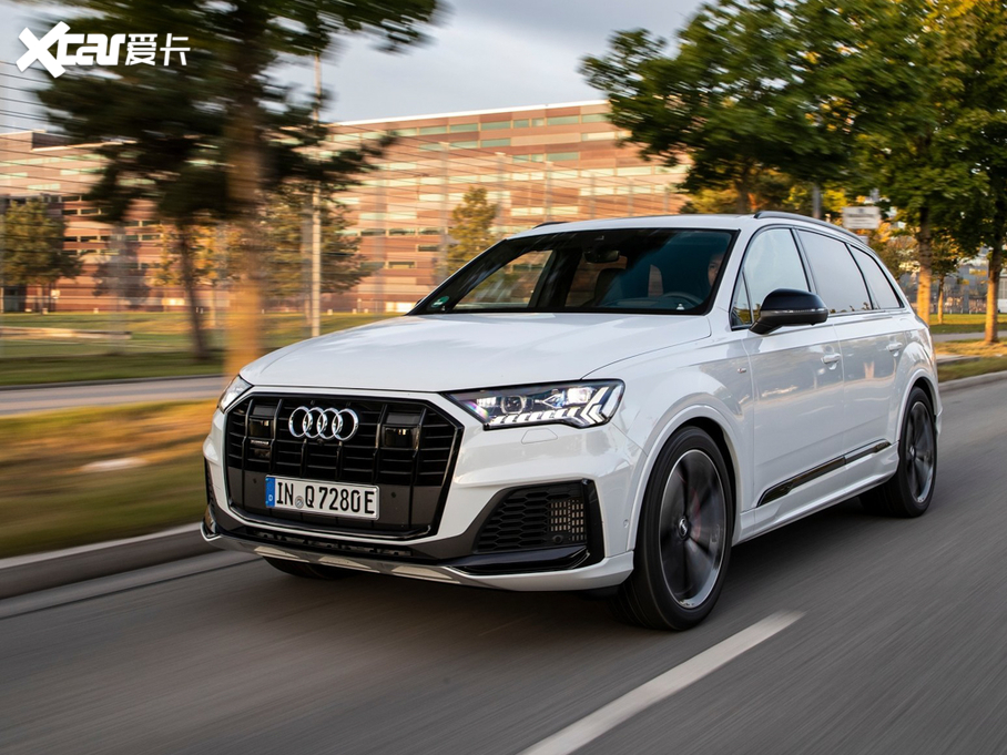 2020?yun)WQ7 e-tron 60 TFSIe