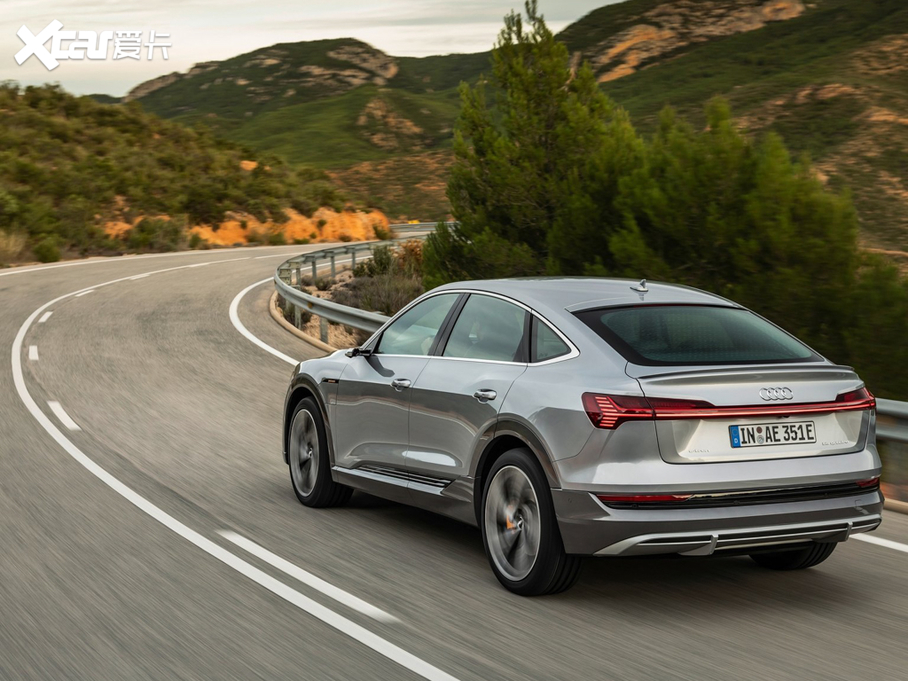 2021��W��e-tron(�M��) ������