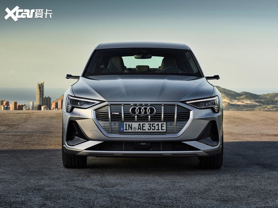 2021��W��e-tron(�M��) ������