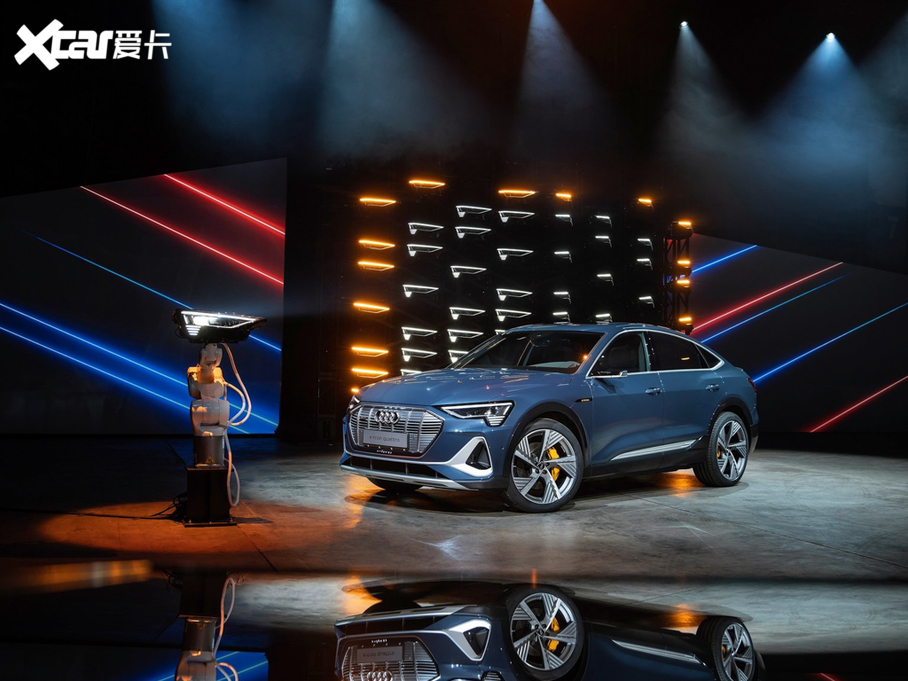 2021��W��e-tron(�M��) ������