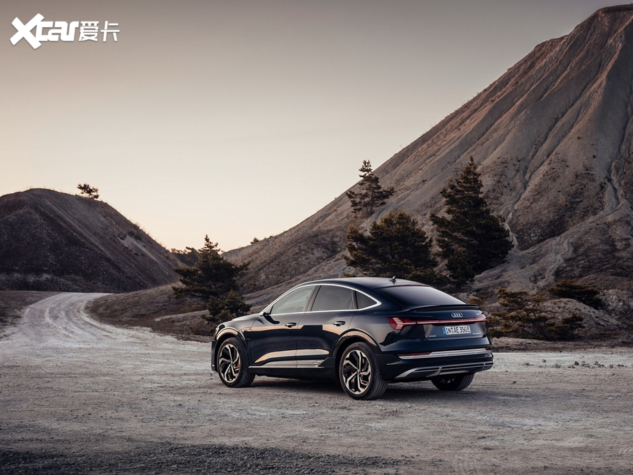 2021��?yu��n)W��e-tron(�M(j��n)��) ������