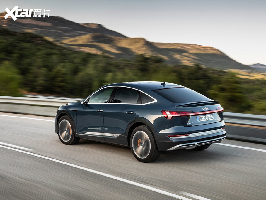 2021��W��e-tron(�M��) ������