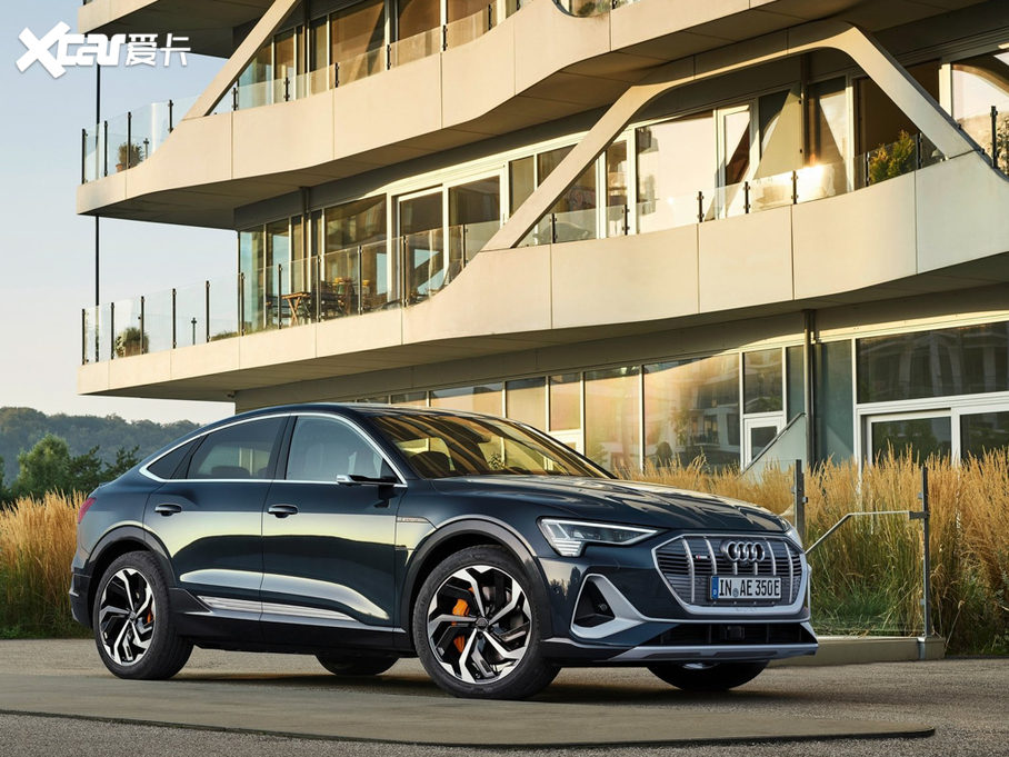 2021��W��e-tron(�M(j��n)��) ������