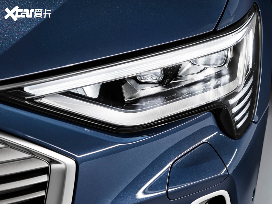 2021��W��e-tron(�M��) ������