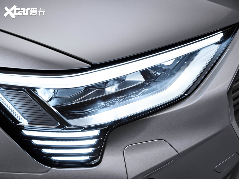 2021��W��e-tron(�M��) ������