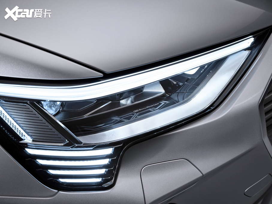 2021��W��e-tron(�M��) ������