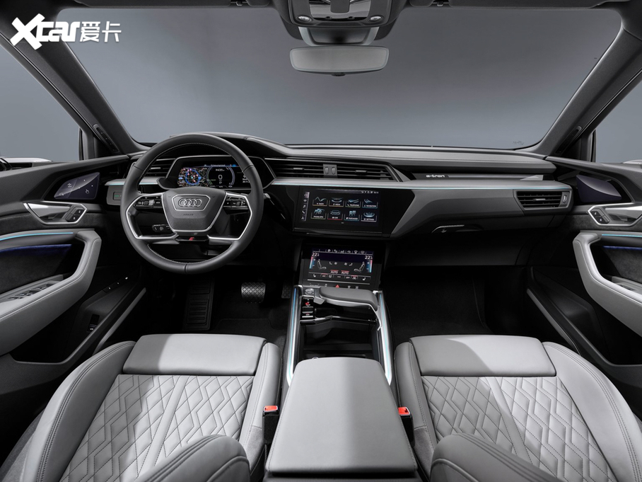 2021��W��e-tron(�M(j��n)��) ������