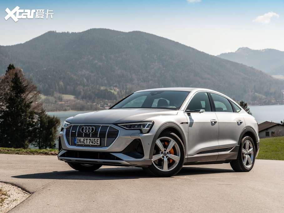 2021��W��e-tron(�M(j��n)��) ������