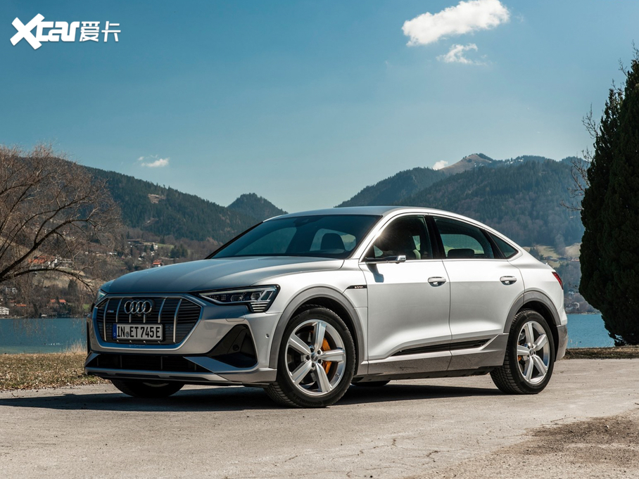 2021��W��e-tron(�M��) ������