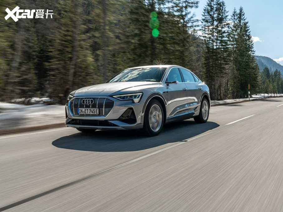 2021��W��e-tron(�M��) ������