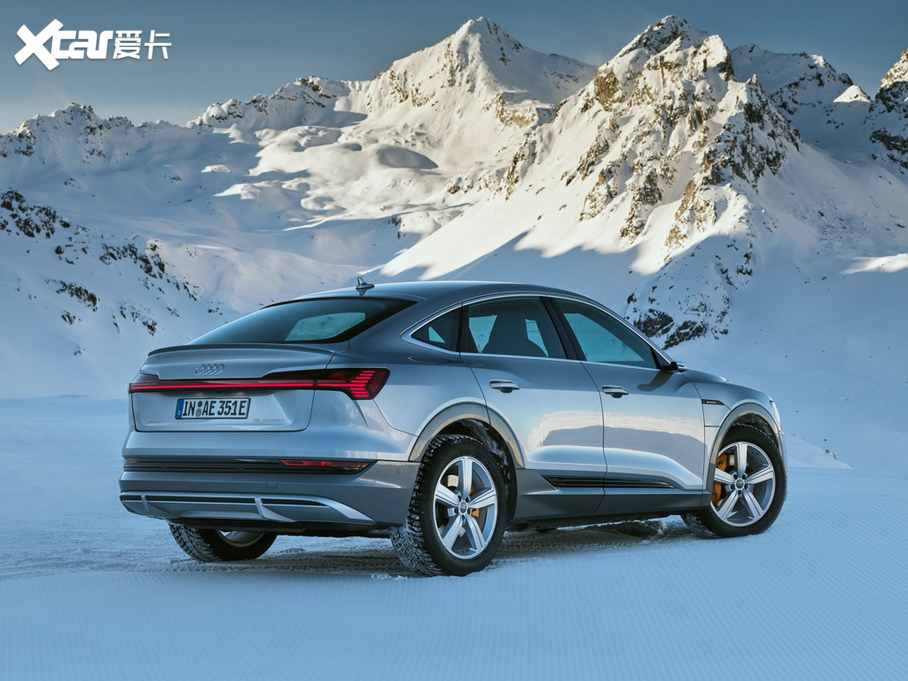 2021��W��e-tron(�M��) ������