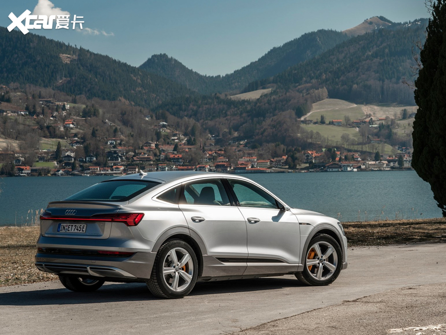 2021��W��e-tron(�M(j��n)��) ������