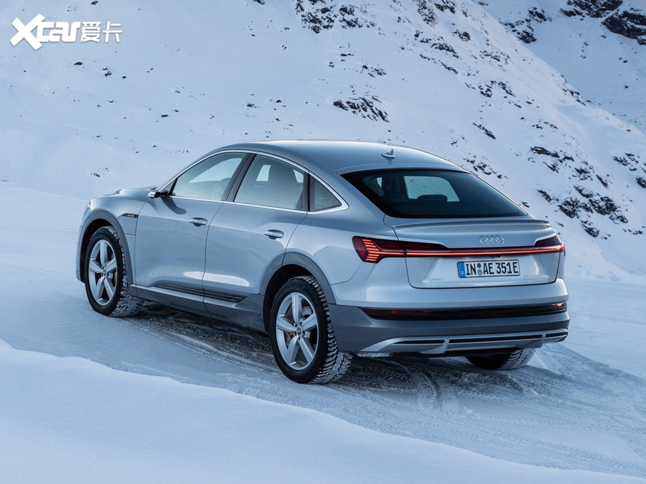 2021��W��e-tron(�M��) ������