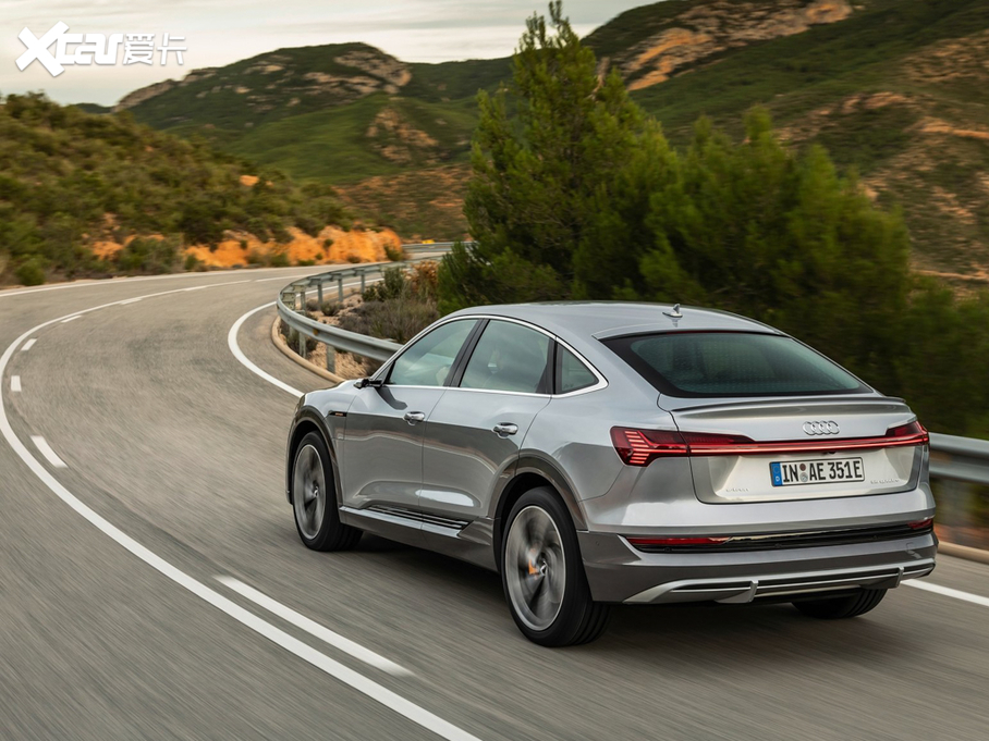 2021��W��e-tron(�M��) ������