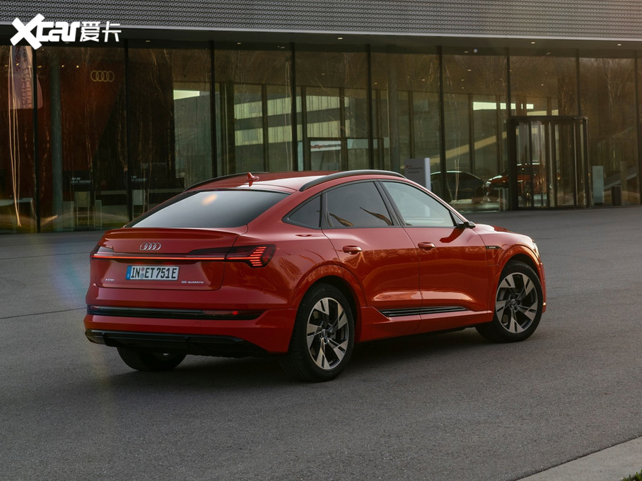 2021��W��e-tron(�M��) ������