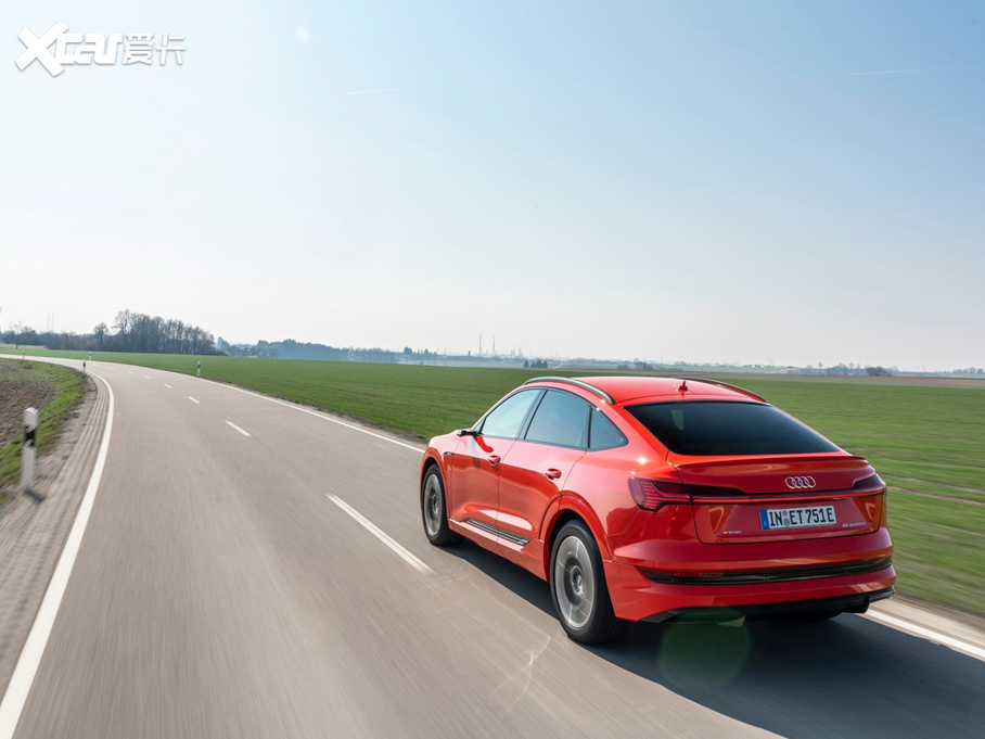 2021��W��e-tron(�M��) ������