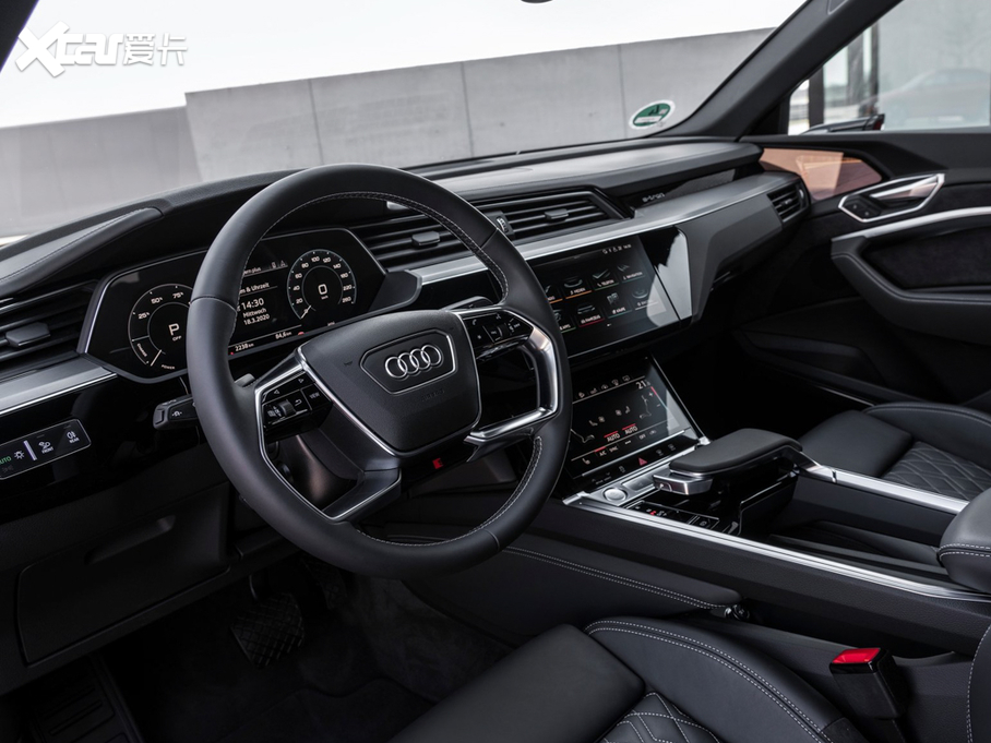 2021��W��e-tron(�M��) ������