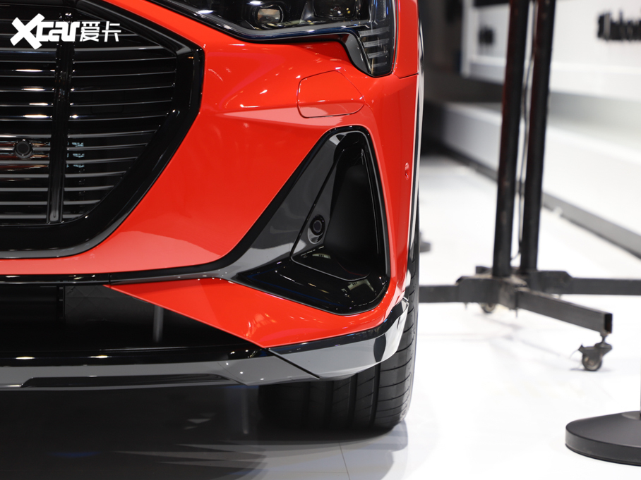 2021��?yu��n)W��e-tron(�M(j��n)��) S Sportback