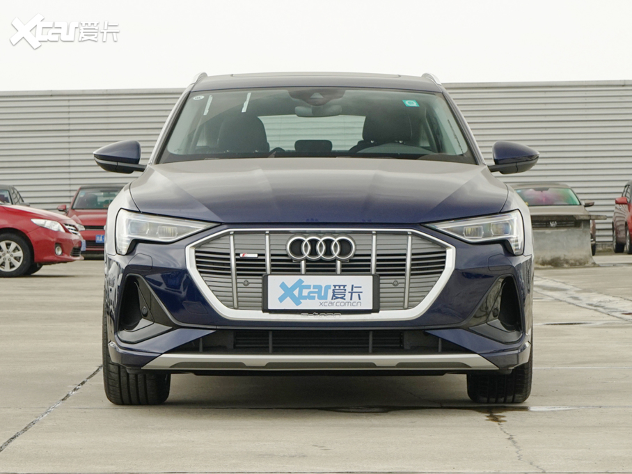 2021We-tron(M) Sportback 55 quattro A