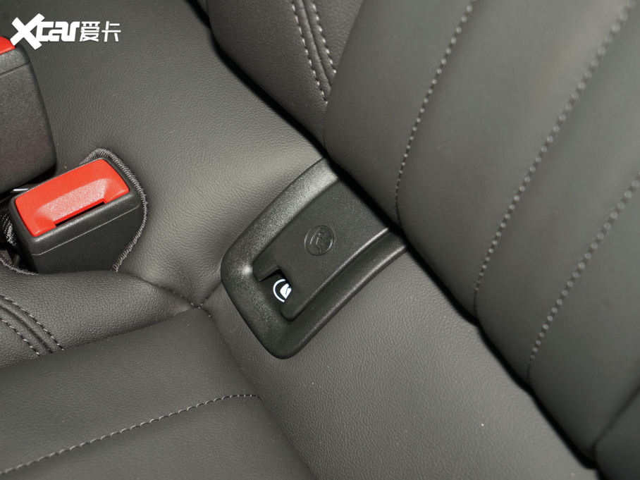 2021We-tron(M) Sportback 55 quattro A