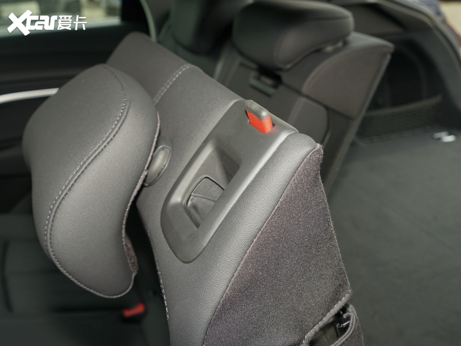 2021We-tron(M) Sportback 55 quattro A